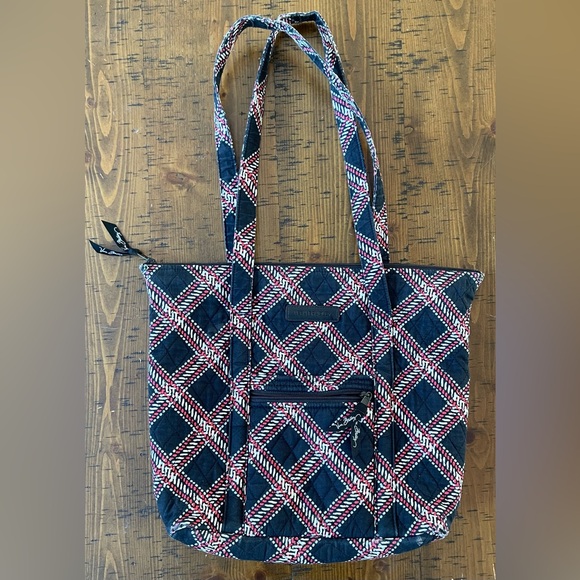 Vera Bradley Handbags - Vera Bradley Black and Red Geometric Tote